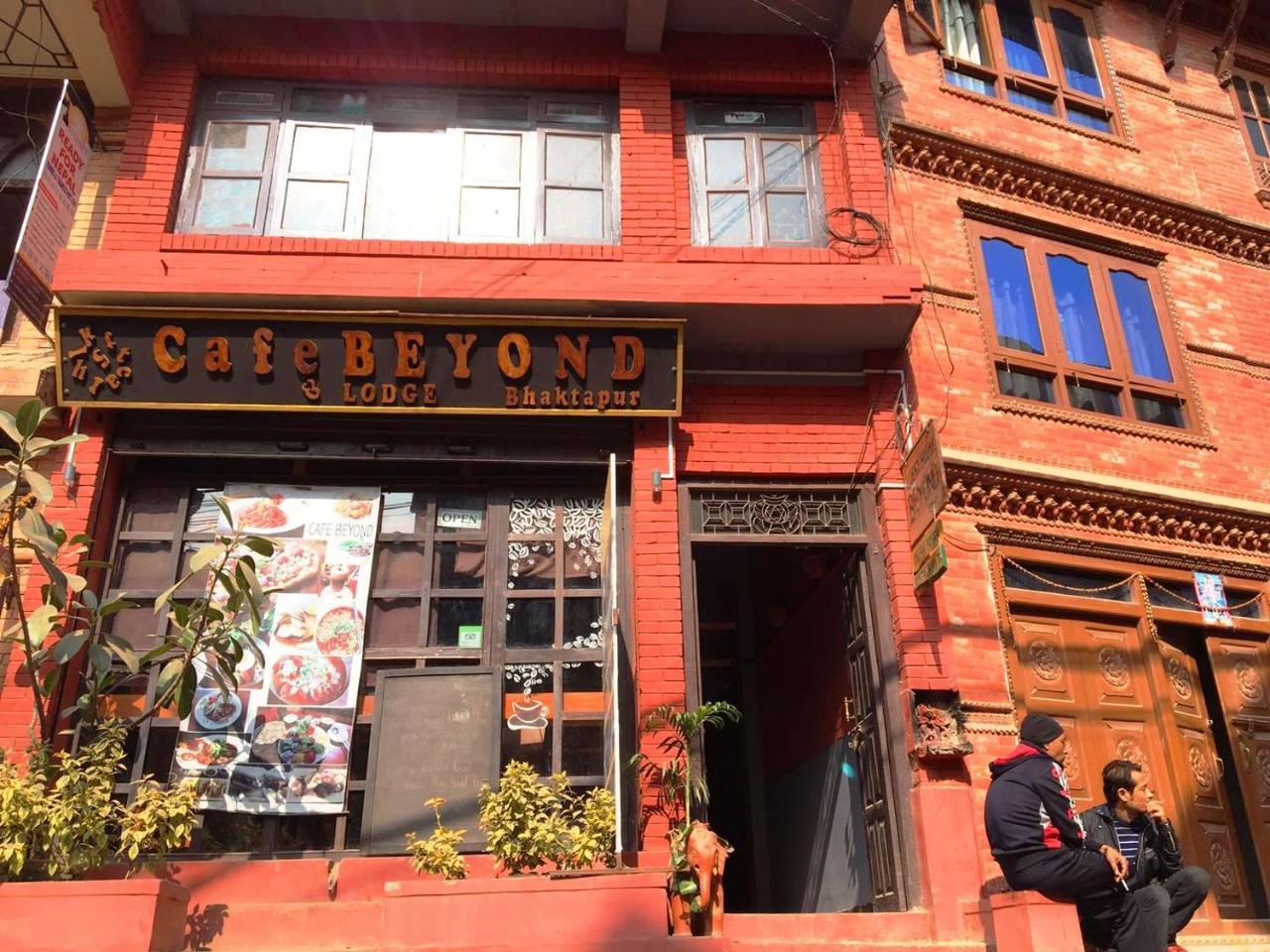 Cafe Beyond And Guest House Bhatgoan Buitenkant foto